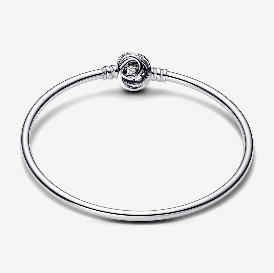 Moments Encircled Clasp Bangle